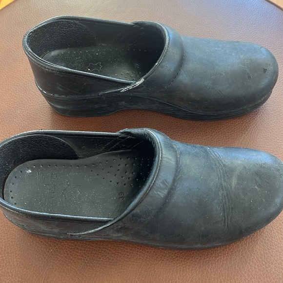 Dansko Professional closed back clogs - Picture 2 of 3